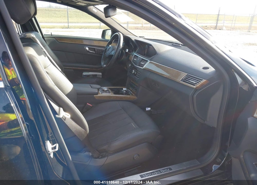 2011 MERCEDES-BENZ E 550 4MATIC VIN: WDDHF9AB0BA361320