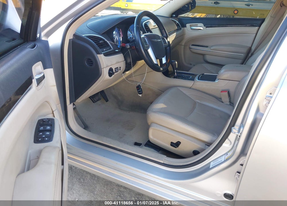 2011 CHRYSLER 300 LIMITED VIN: 2C3CA5CG0BH613819