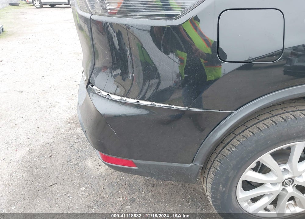 2019 NISSAN ROGUE SV VIN: 5N1AT2MVXKC702143