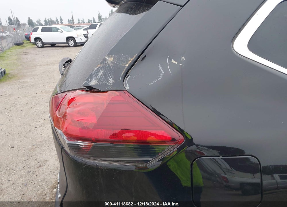 2019 NISSAN ROGUE SV VIN: 5N1AT2MVXKC702143
