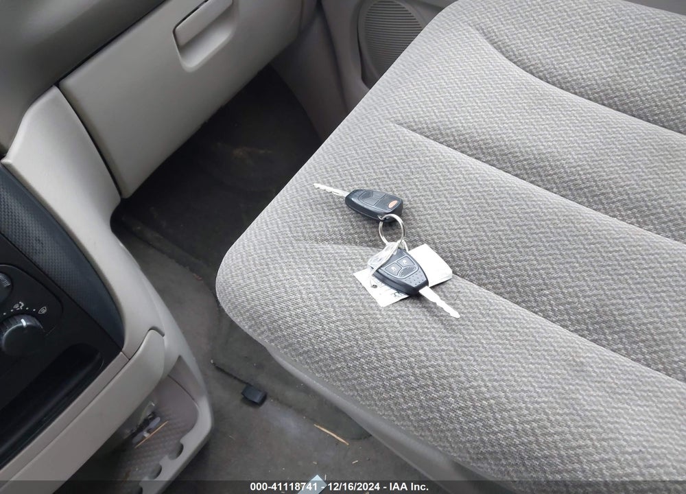 2005 DODGE CARAVAN SXT VIN: 1D4GP45R85B312185