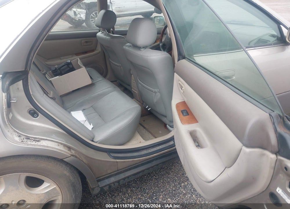 2000 LEXUS ES 300 VIN: JT8BF28G3Y0282052