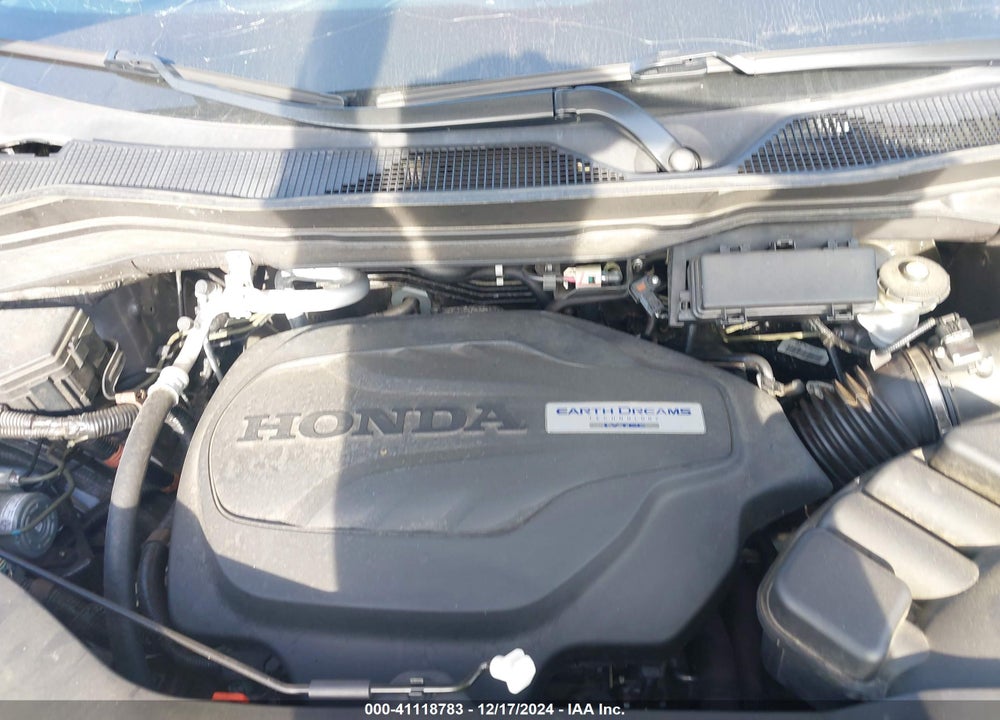 2018 HONDA PILOT TOURING VIN: 5FNYF5H93JB004788