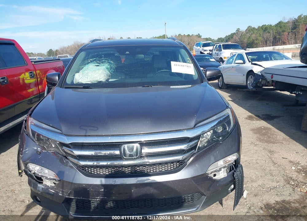 2018 HONDA PILOT TOURING VIN: 5FNYF5H93JB004788