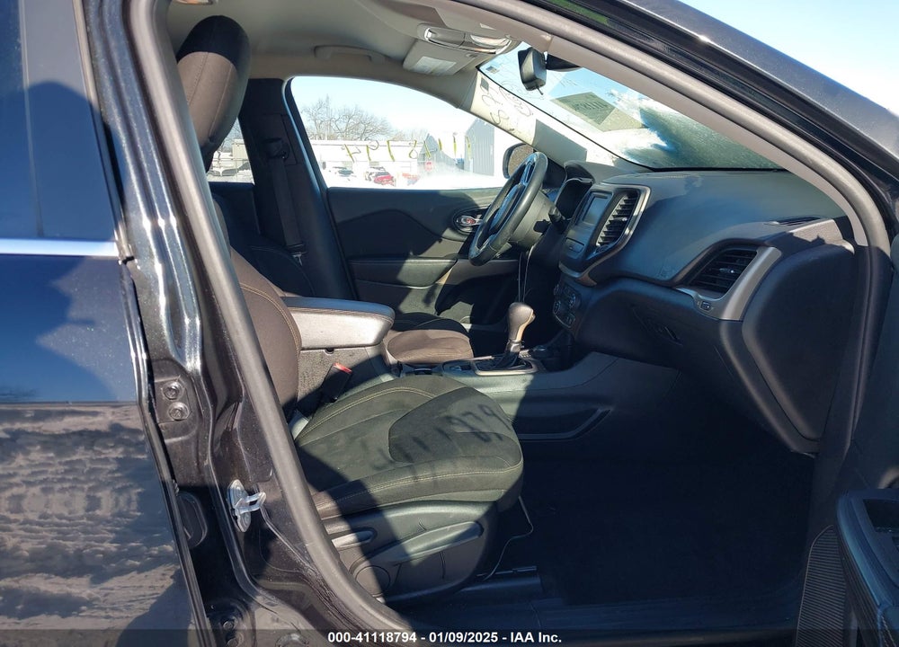 2015 JEEP CHEROKEE LATITUDE VIN: 1C4PJMCB0FW743912