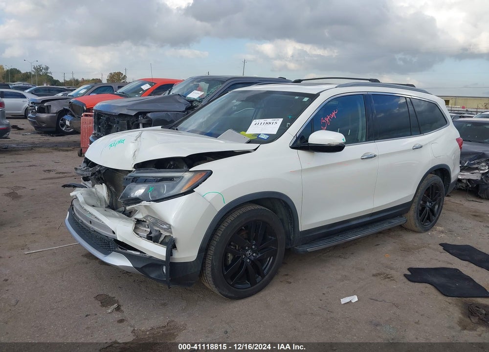 2017 HONDA PILOT TOURING VIN: 5FNYF5H91HB013225