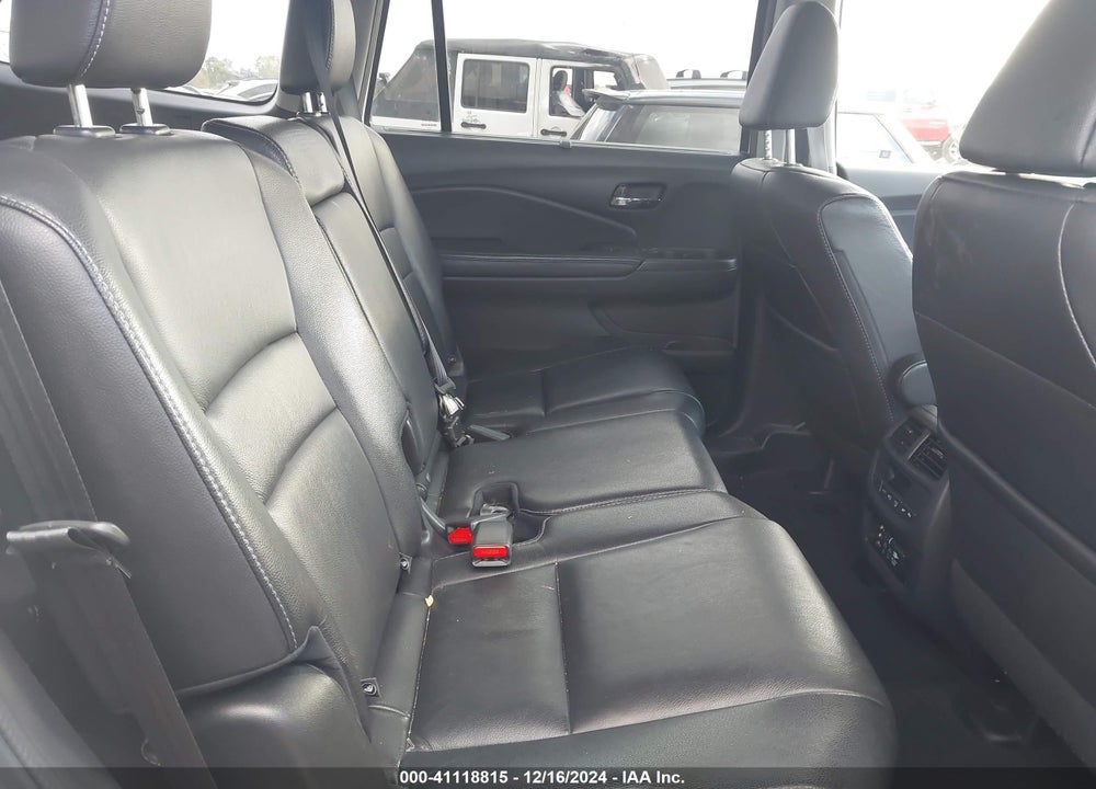 2017 HONDA PILOT TOURING VIN: 5FNYF5H91HB013225