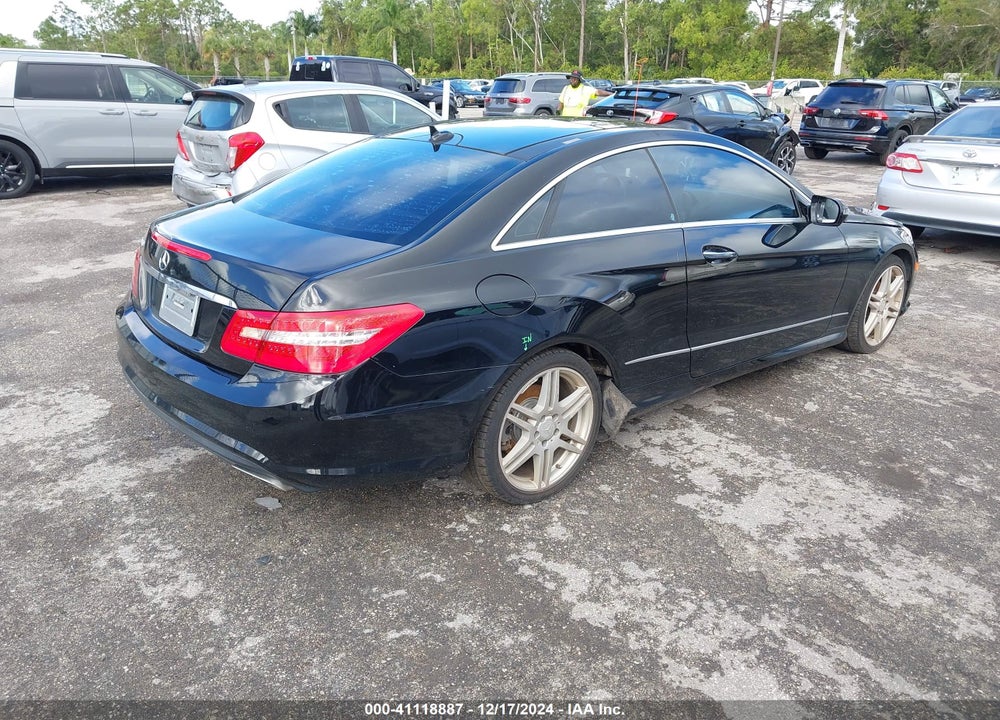 2010 MERCEDES-BENZ E 550 VIN: WDDKJ7CB4AF020493