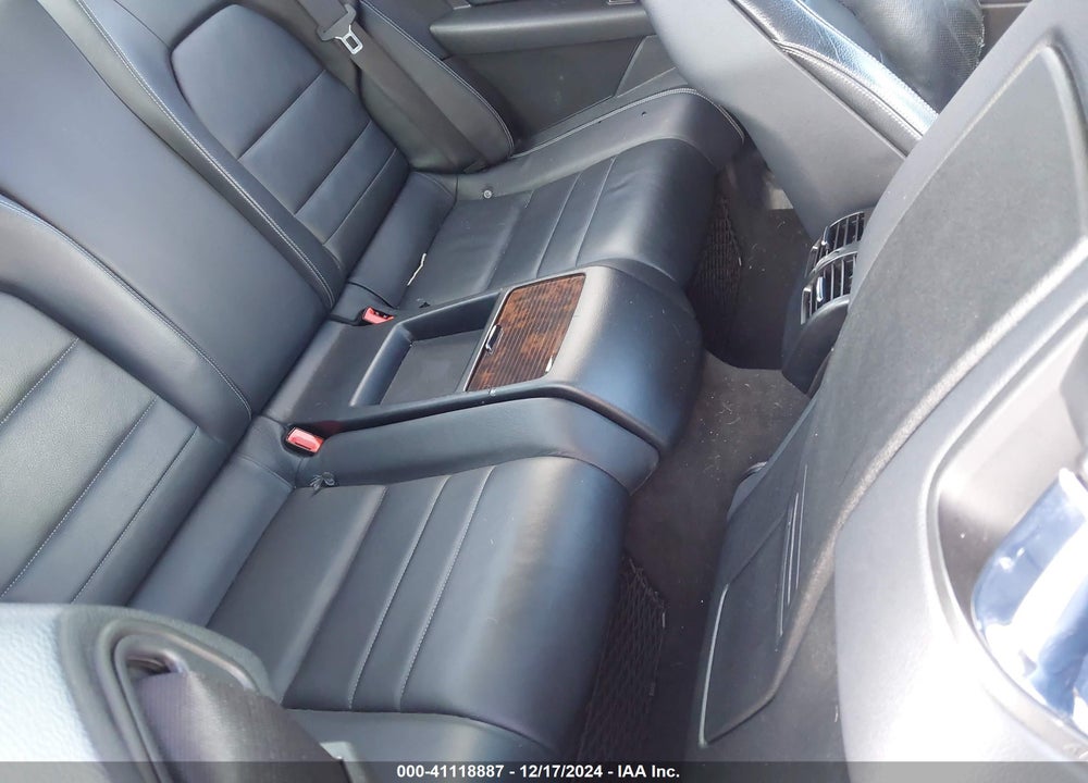 2010 MERCEDES-BENZ E 550 VIN: WDDKJ7CB4AF020493
