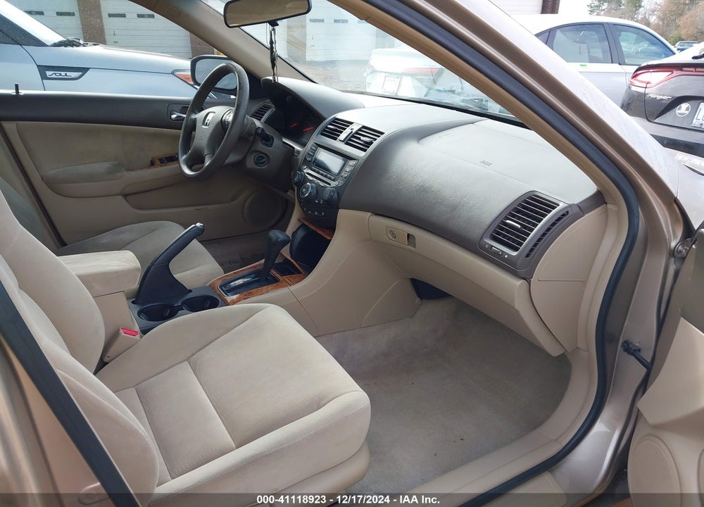 2005 HONDA ACCORD 2.4 EX VIN: 1HGCM567X5A005289