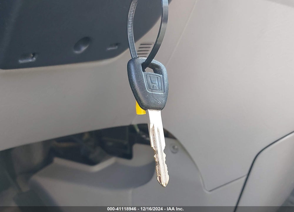 2002 HONDA ODYSSEY EX VIN: 5FNRL186X2B016627