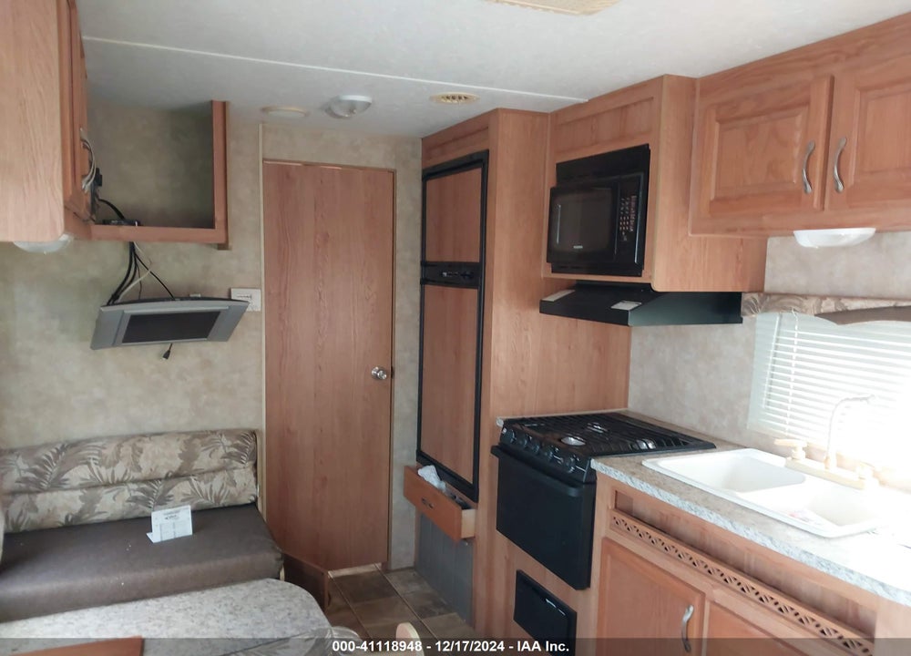 2009 TRAILER JAYCO TRAVEL VIN: 1UJBJ02L6918E0204
