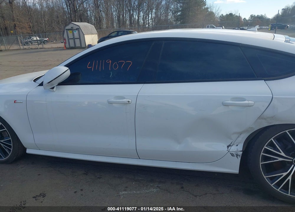 2016 AUDI A7 VIN: WAU2GAFC9GN180794