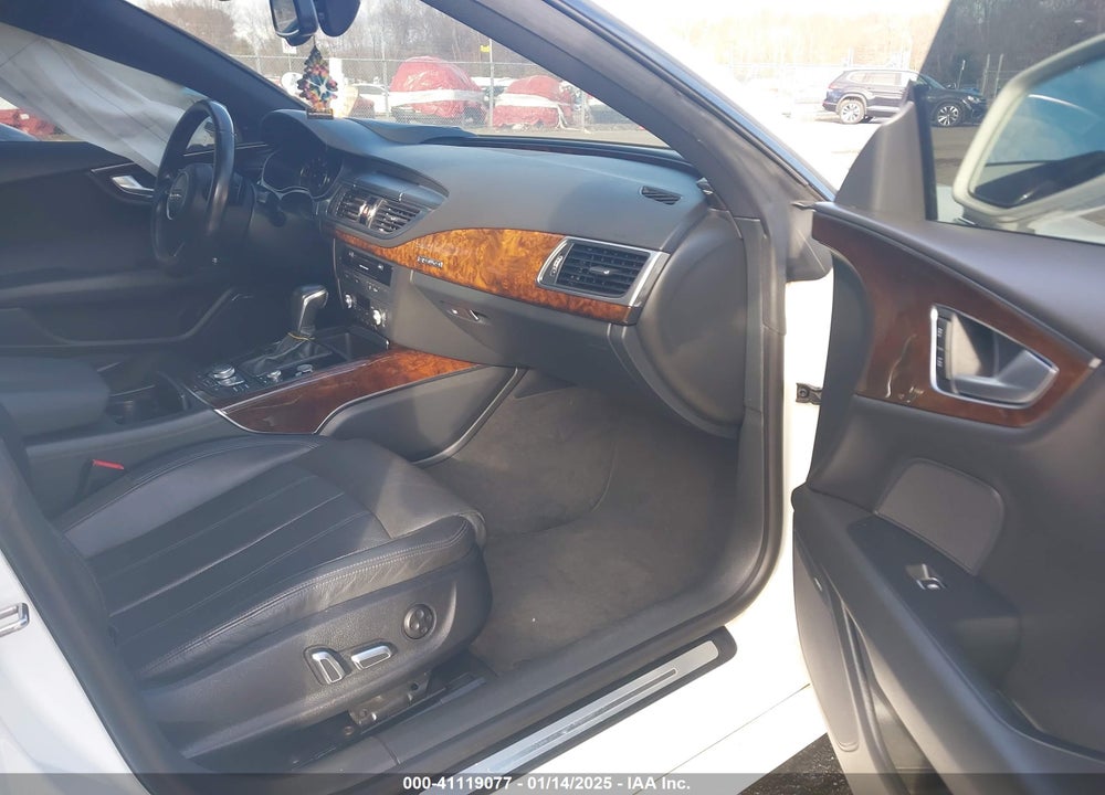 2016 AUDI A7 VIN: WAU2GAFC9GN180794