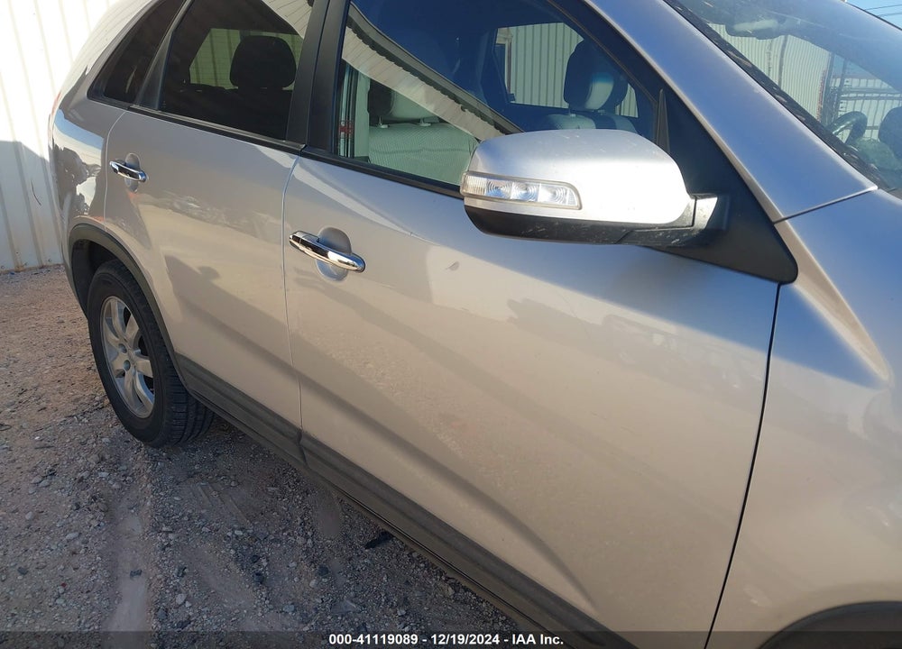 2013 KIA SORENTO LX VIN: 5XYKT3A63DG399832