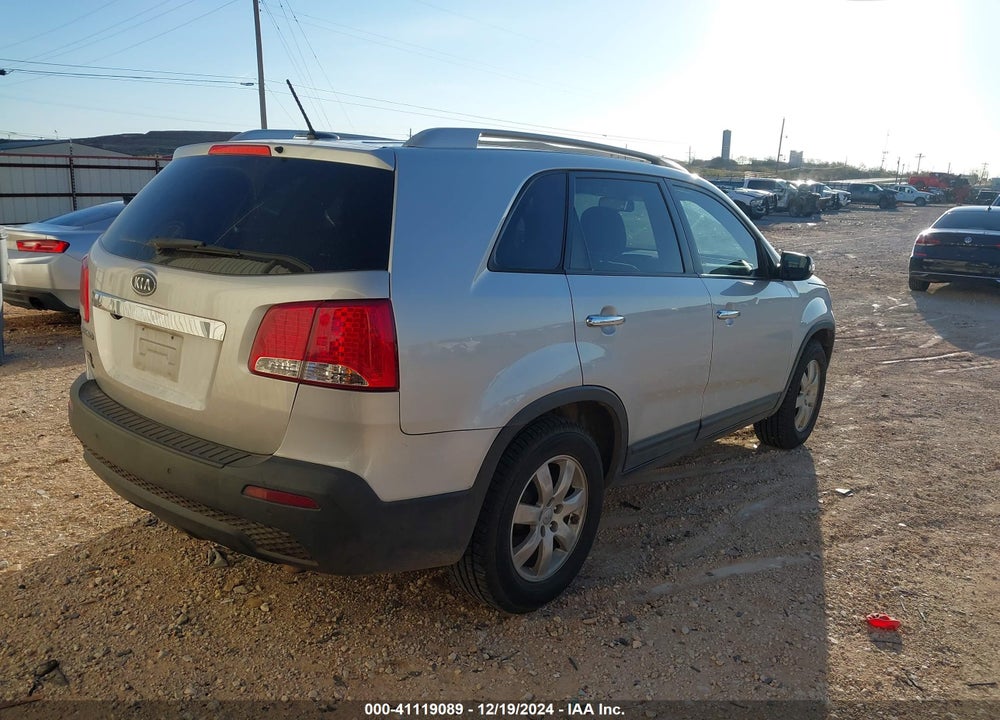 2013 KIA SORENTO LX VIN: 5XYKT3A63DG399832