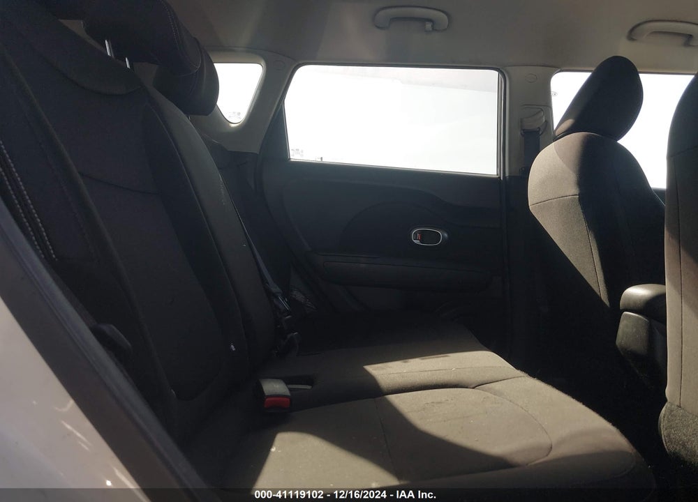 2015 KIA SOUL VIN: KNDJN2A26F7182093