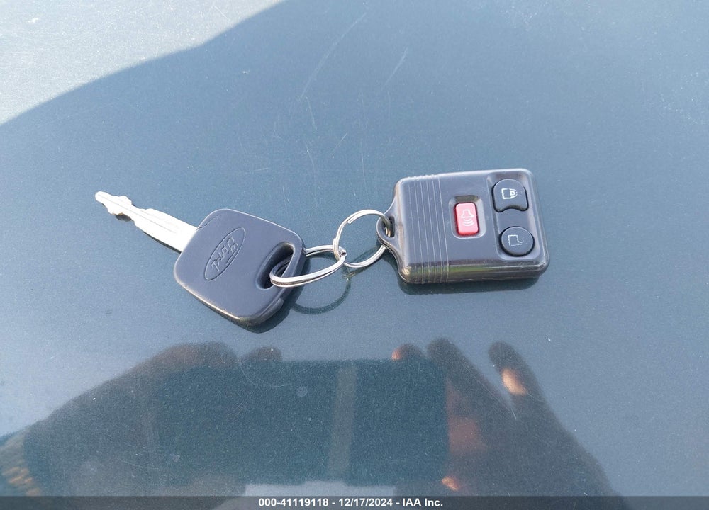 2001 FORD ESCAPE XLS VIN: 1FMYU01171KE71448