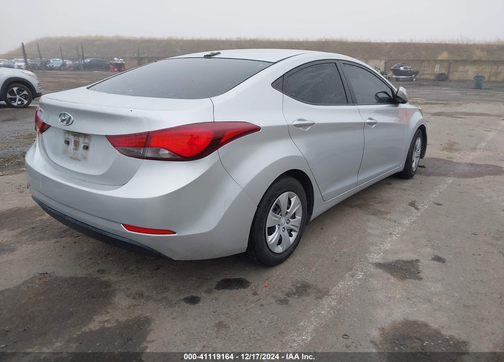 2016 HYUNDAI ELANTRA SE VIN: 5NPDH4AE4GH709698