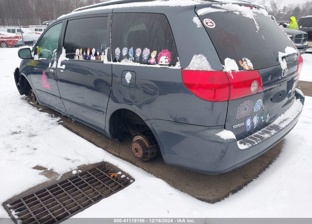 2008 TOYOTA SIENNA XLE VIN: 5TDBK22C98S013344