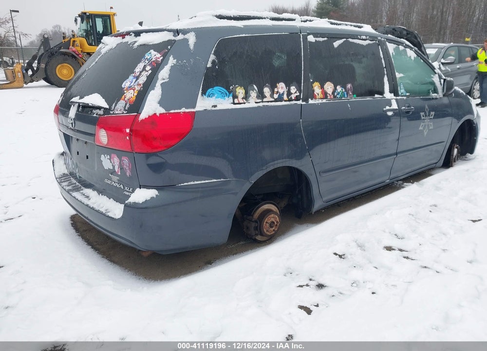 2008 TOYOTA SIENNA XLE VIN: 5TDBK22C98S013344