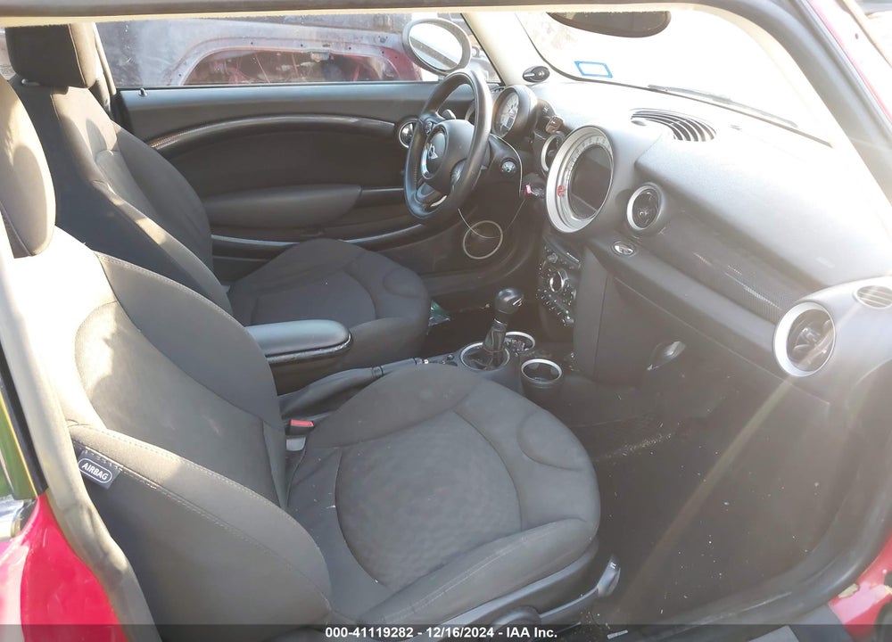 2013 MINI HARDTOP VIN: WMWSV3C57DT393130