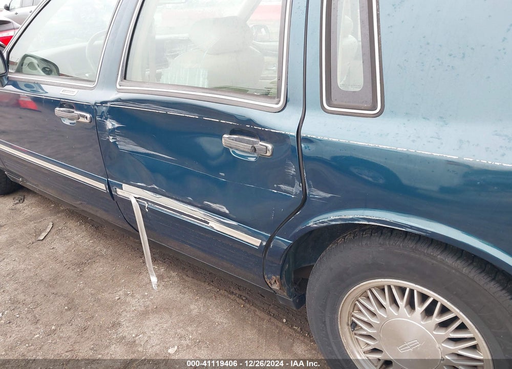 1997 LINCOLN TOWN CAR SIGNATURE VIN: 1LNLM82WXVY744419