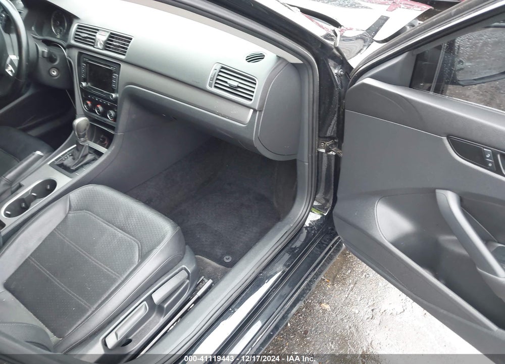 2015 VOLKSWAGEN PASSAT VIN: 1VWBT7A30FC020772