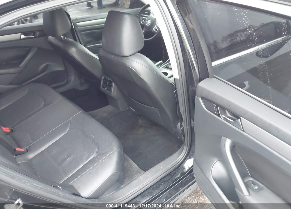 2015 VOLKSWAGEN PASSAT VIN: 1VWBT7A30FC020772