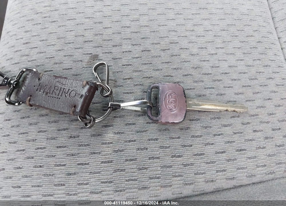 2004 TOYOTA CAMRY LE VIN: 4T1BE32KX4U840985