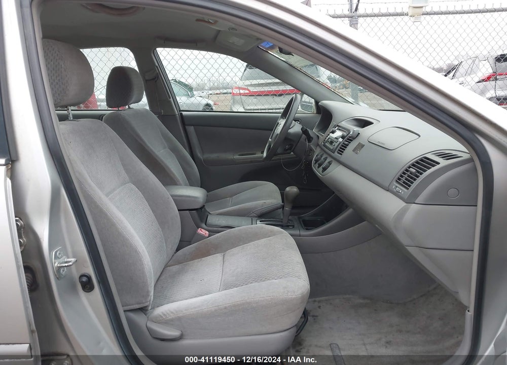 2004 TOYOTA CAMRY LE VIN: 4T1BE32KX4U840985