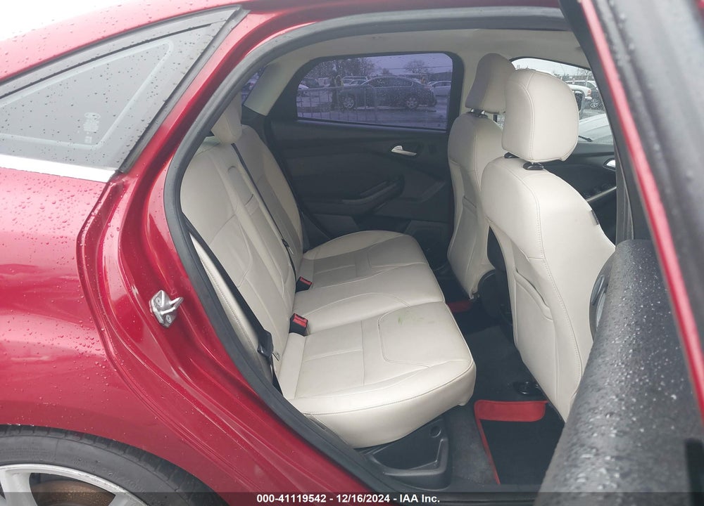 2015 FORD FOCUS TITANIUM VIN: 1FADP3J22FL288020