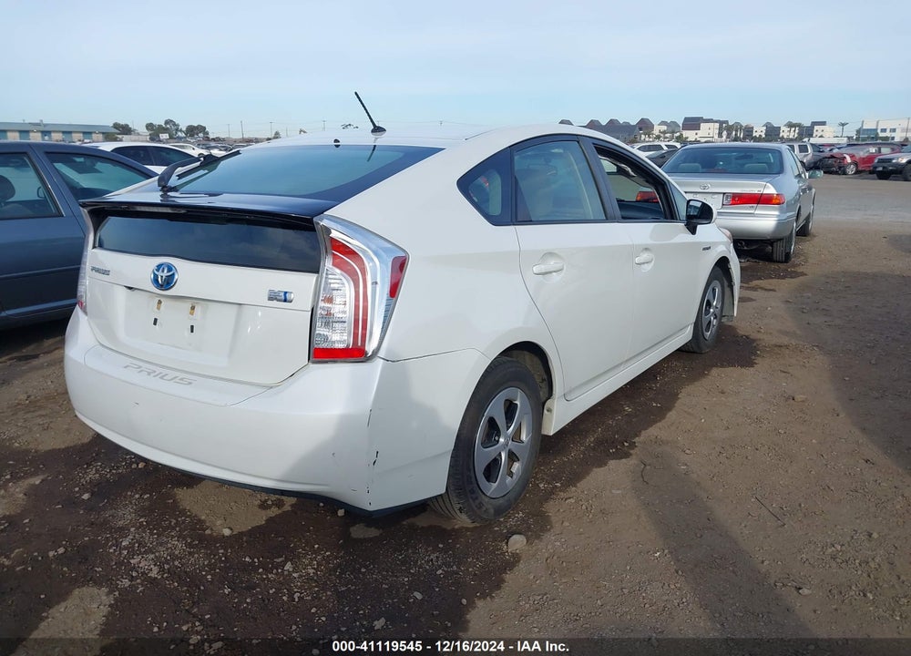 2015 TOYOTA PRIUS VIN: JTDKN3DU7F0413549