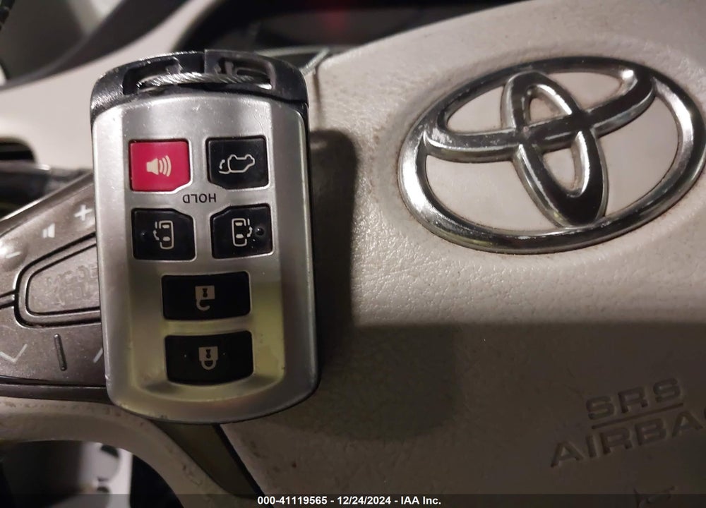 2013 TOYOTA SIENNA XLE LIMITED VIN: 5TDYK3DC6DS341523