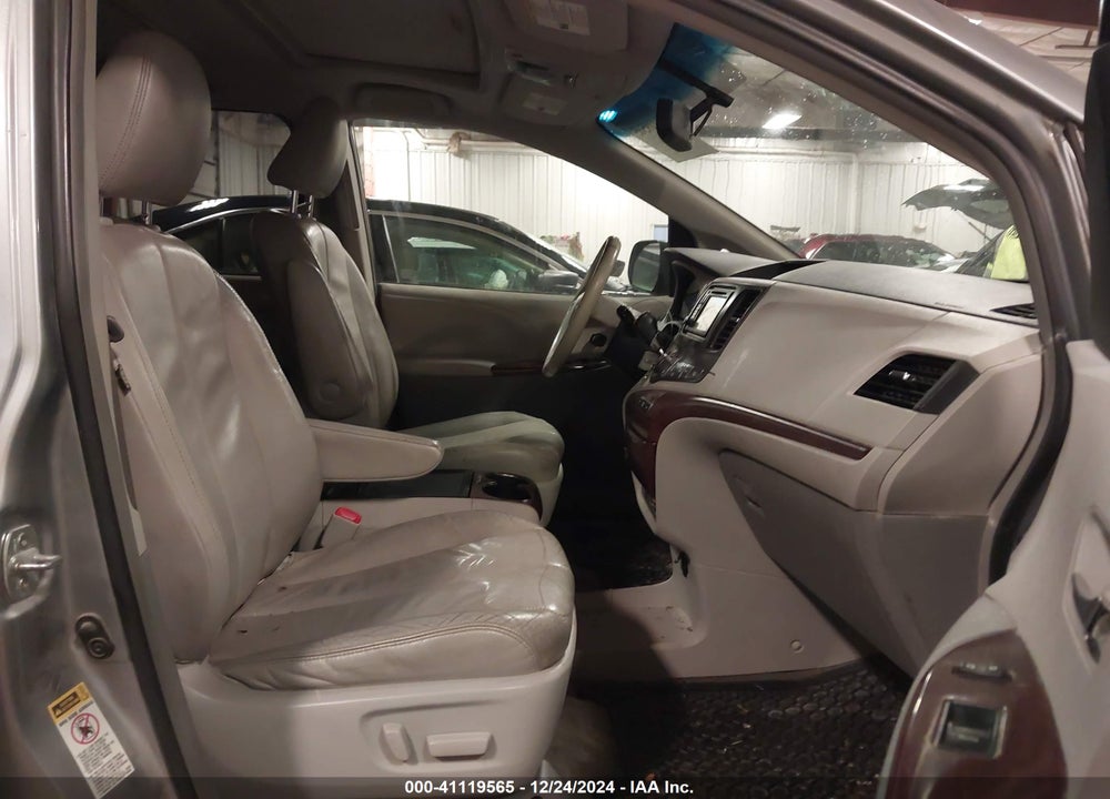 2013 TOYOTA SIENNA XLE LIMITED VIN: 5TDYK3DC6DS341523