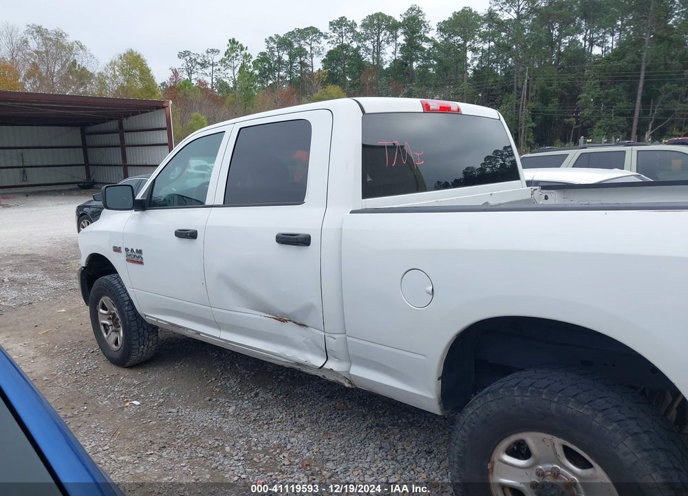 2015 RAM 2500 VIN: 3C6TR5CT5FG562543