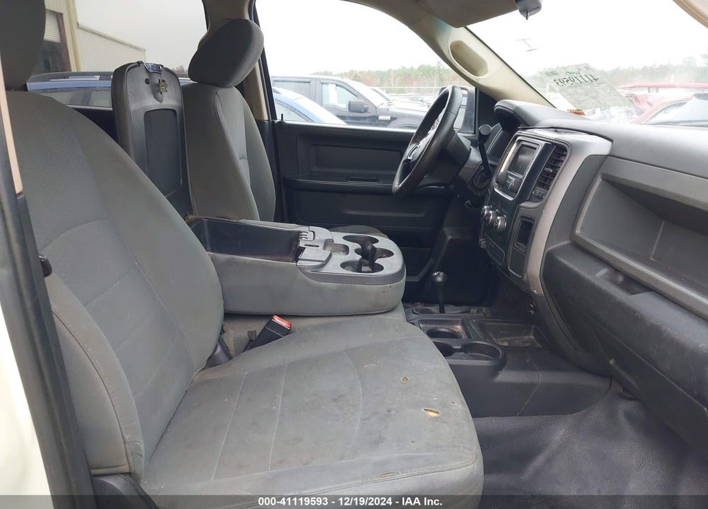 2015 RAM 2500 VIN: 3C6TR5CT5FG562543