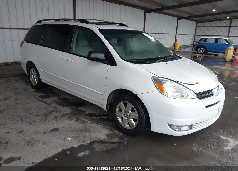 2004 TOYOTA SIENNA XLE VIN: 5TDZA22C14S111764