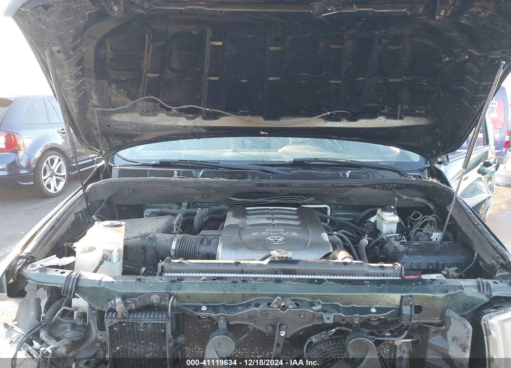 2010 TOYOTA SEQUOIA SR5 5.7L V8 VIN: 5TDBW5G11AS028388
