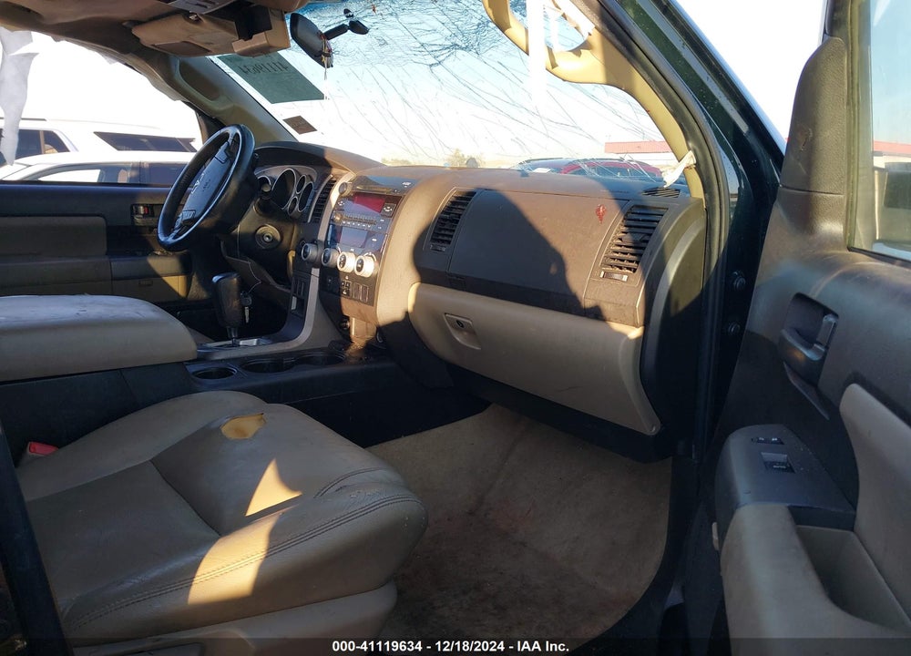 2010 TOYOTA SEQUOIA SR5 5.7L V8 VIN: 5TDBW5G11AS028388