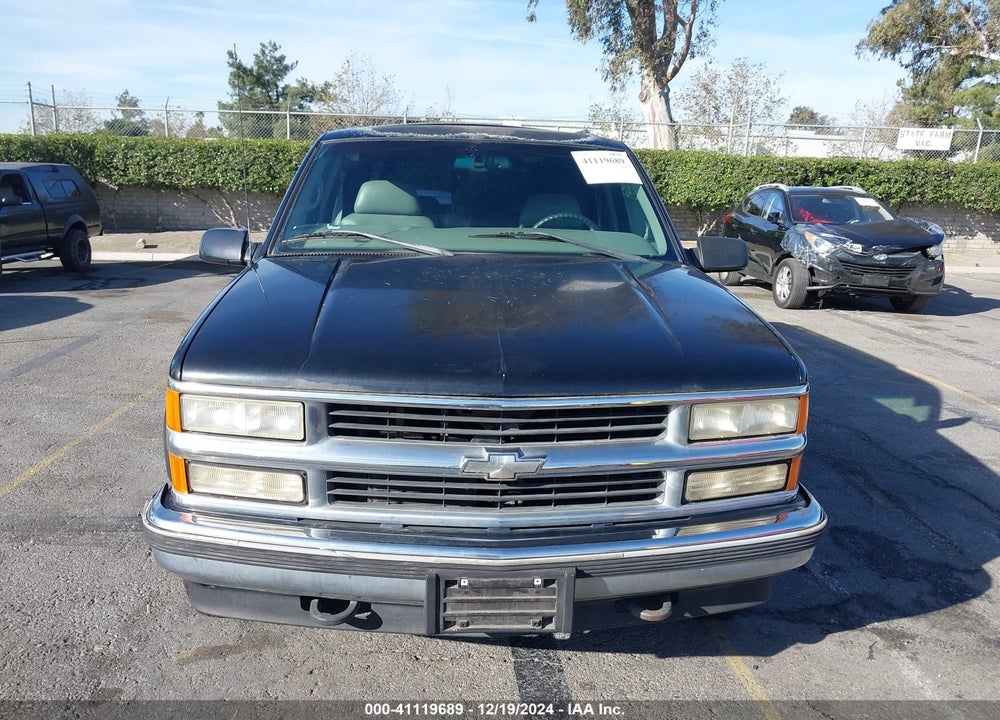 1999 CHEVROLET SUBURBAN 1500 LT VIN: 3GNFK16R7XG180560
