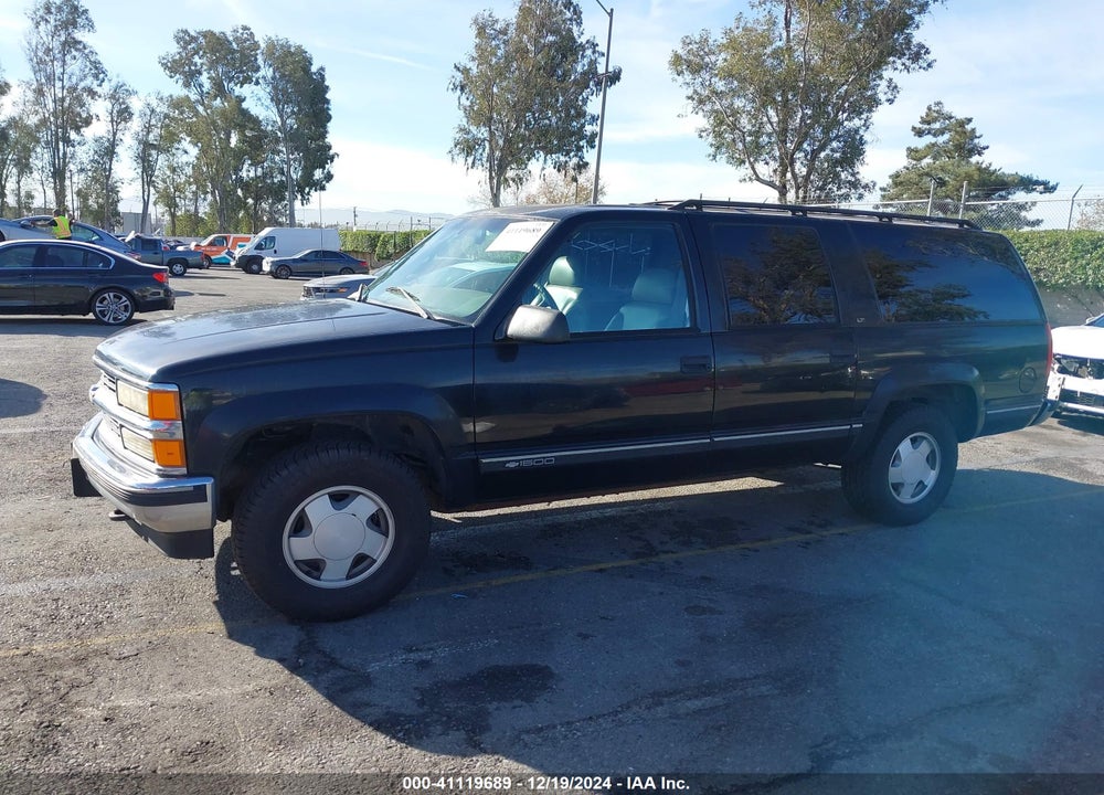 1999 CHEVROLET SUBURBAN 1500 LT VIN: 3GNFK16R7XG180560