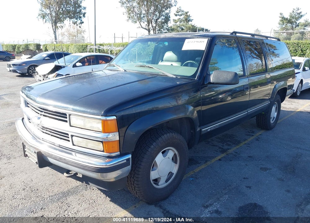 1999 CHEVROLET SUBURBAN 1500 LT VIN: 3GNFK16R7XG180560