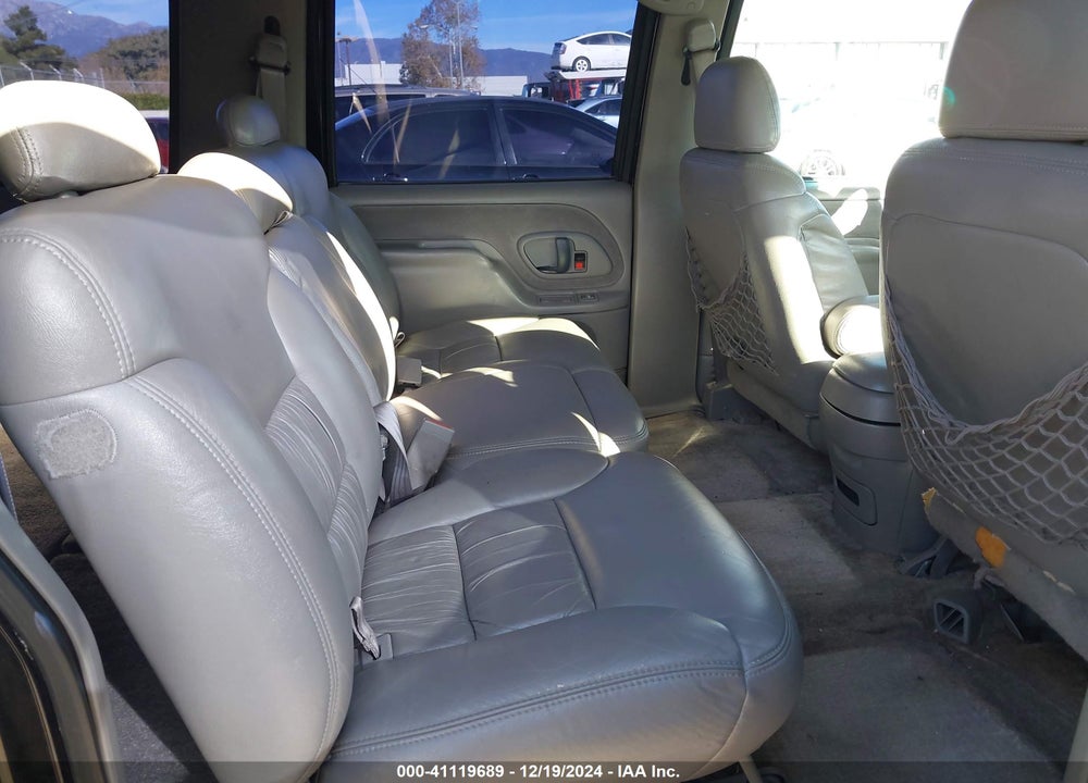 1999 CHEVROLET SUBURBAN 1500 LT VIN: 3GNFK16R7XG180560