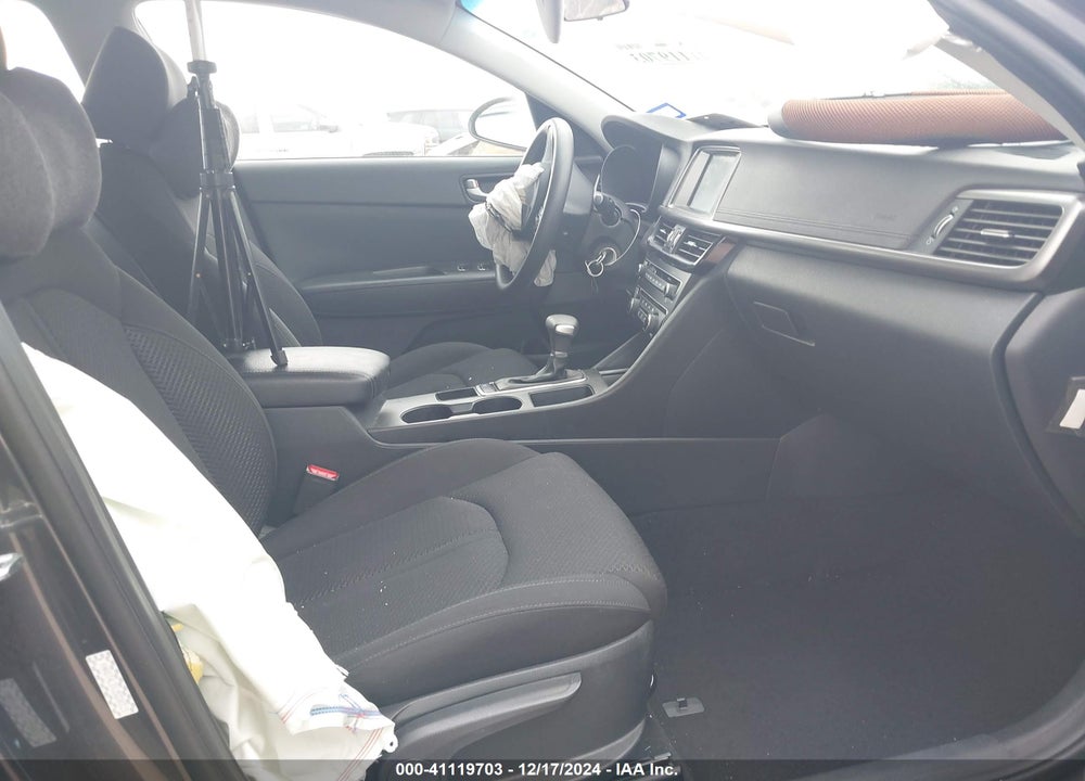 2018 KIA OPTIMA VIN: KNAGT4L3XJ5220315