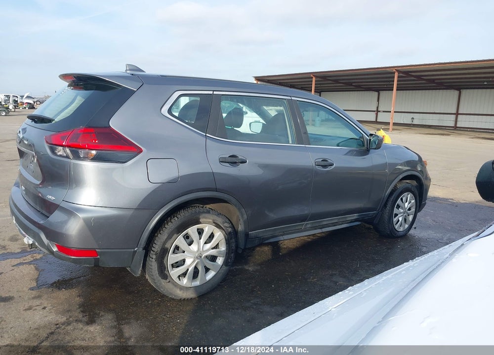 2018 NISSAN ROGUE S VIN: 5N1AT2MV9JC769315