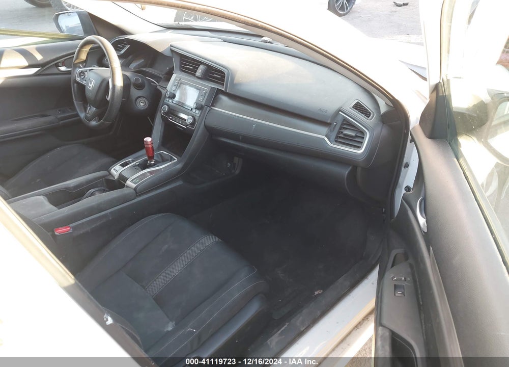 2019 HONDA CIVIC LX VIN: 19XFC2E65KE016148
