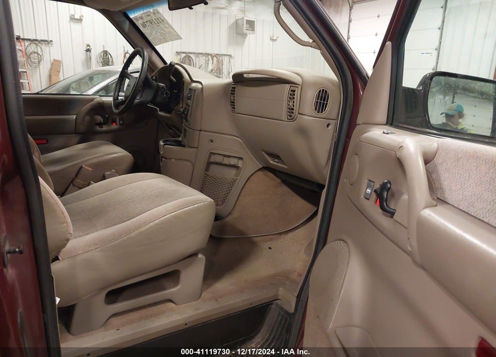 2003 GMC SAFARI VIN: 1GKDM19X33B502848