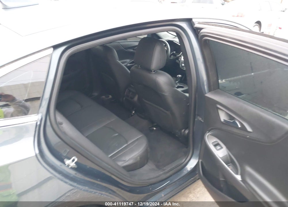 2019 CHEVROLET MALIBU VIN: 1G1ZD5ST1KF111696