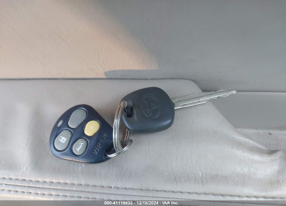 2004 TOYOTA CAMRY SOLARA SLE V6 VIN: 4T1CA30P04U008943